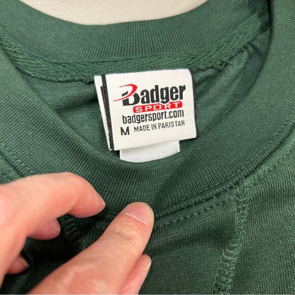 Badger Sport Sweatshirt Green 'Cheers F*ckers' Beer Mug St. Patricks Day Sweater - Picture 3 of 6